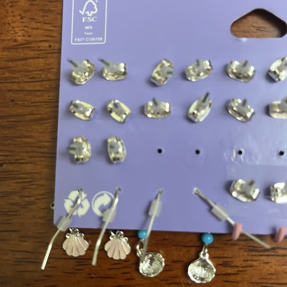 Claire’s Sensitive Solutions Beach Themed Earrings 17 new pairs - Picture 6 of 7